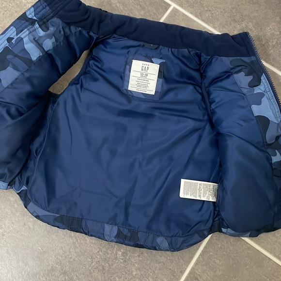 Gap Blue Camo Puffer Vest size 12-18 months - Picture 5 of 6